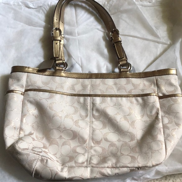 Vintage Coach Bag *New Lower Price* - Picture 2 of 3